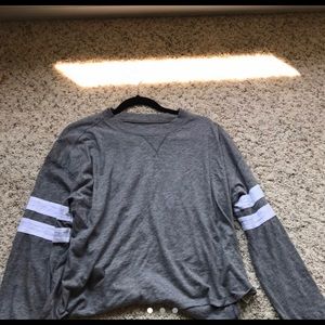 Loose long sleeve hollister grey varsity tee